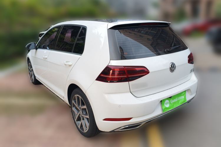 Used Volkswagen Golf 2018 230TSI Automatic Luxury Version Rear Left 45 Deg