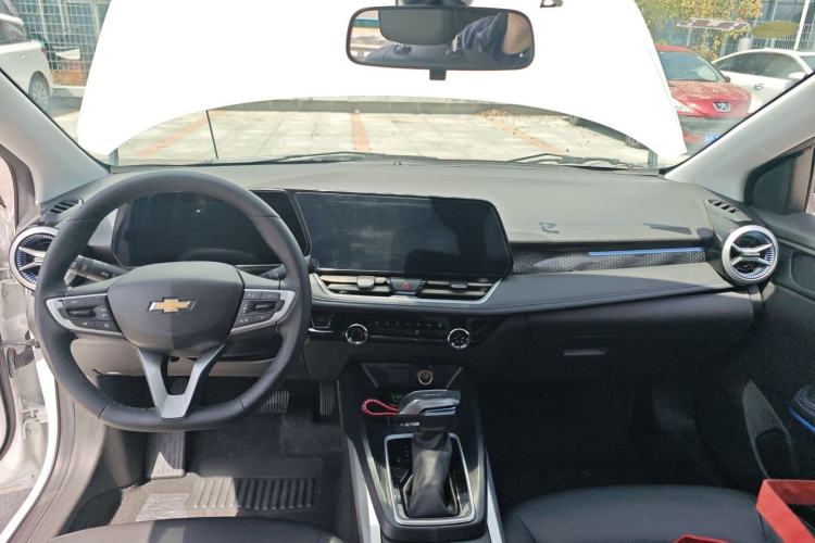 Used Chevrolet Monza 2023 1.3T Mild Hybrid Automatic Luxury Edition Center Console