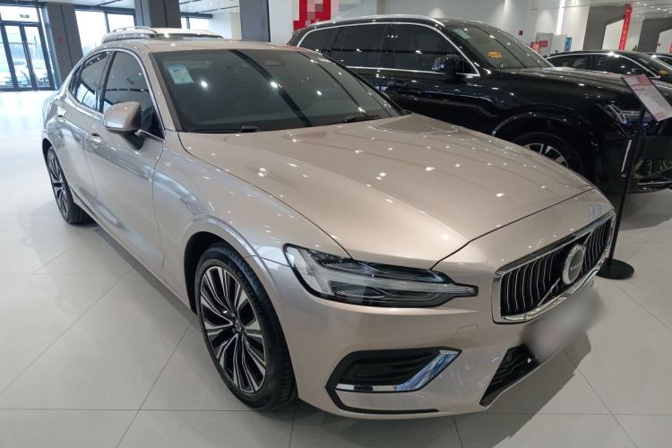 Used Volvo S60 2025 B4 Zhiyuan Luxury Edition