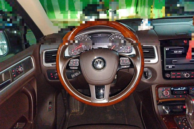 Used Volkswagen Touareg 2011 3.0 TSI Comfort Version Steering Wheel