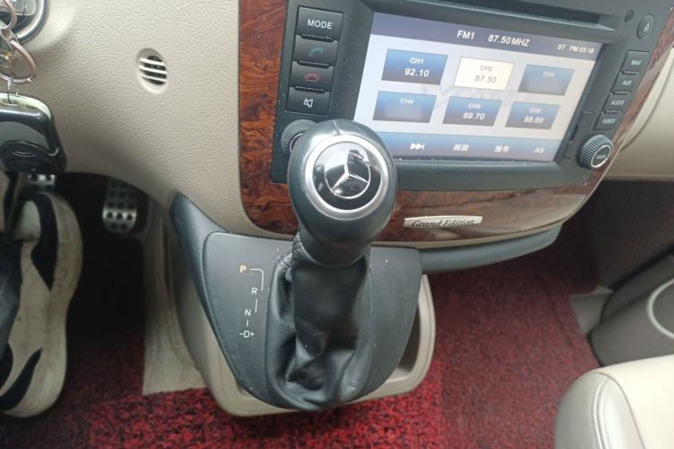 Used Mercedes-Benz Viano 2014 3.5L Premier Edition Gear Lever