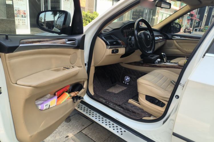 Used BMW X5 2011 xDrive35i Luxury Model
