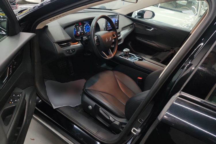 Used Hongqi E-QM5 2022 431 km Charge & Enjoy Edition