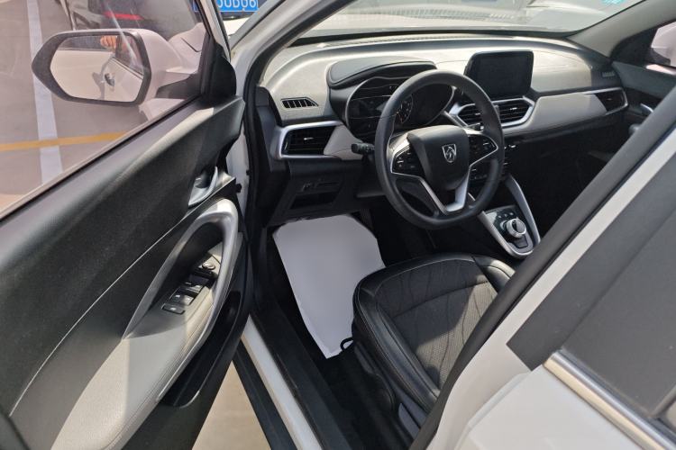 Used Baojun 510 2017 1.5L Automatic Fashion Model Driver Seat