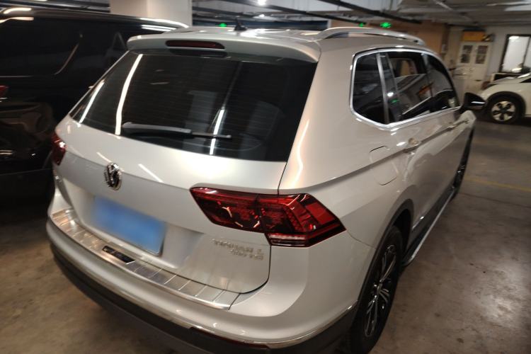 Used Volkswagen Tiguan L 2017 380TSI Automatic All-Wheel-Drive Luxury Edition
