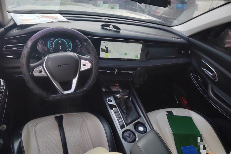 Used CHANGAN OSHAN X7 PLUS 2022 1.5T Blue Whale Edition Automatic Prestige Version Center Console