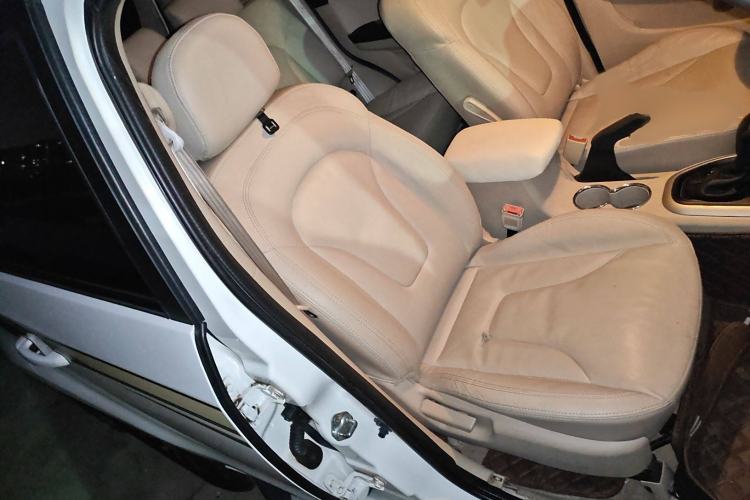 Used Haima S7 2015 Revised Version 2.0L Automatic Zongchi Trim