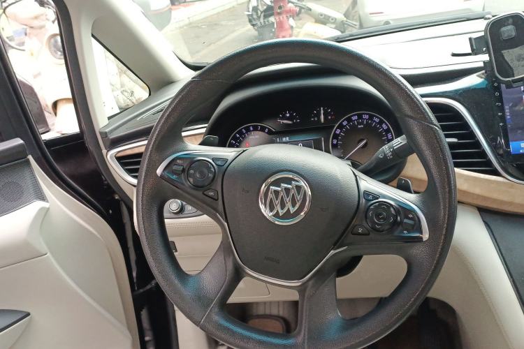 Used Buick GL8 2017 ES 28T Comfort Model China V Standard Steering Wheel