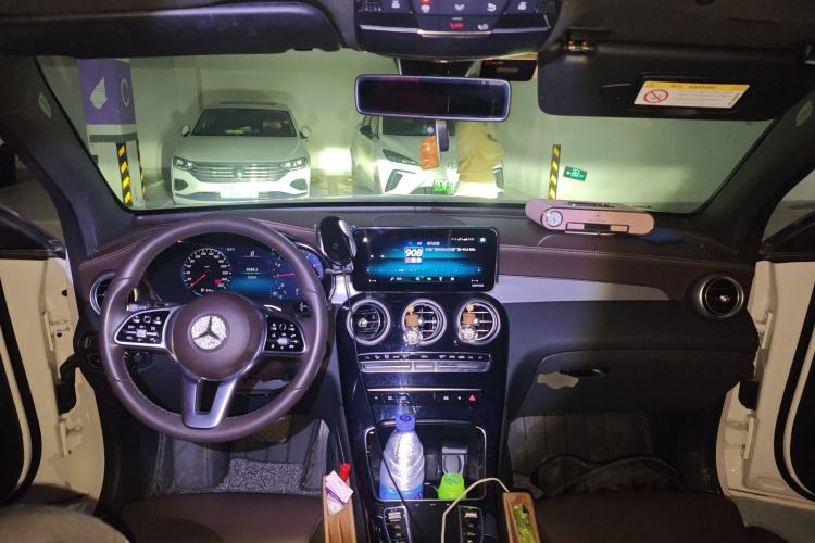 Used Mercedes-Benz GLC 2022 Refreshed GLC 260 L 4MATIC Dynamic Edition Center Console