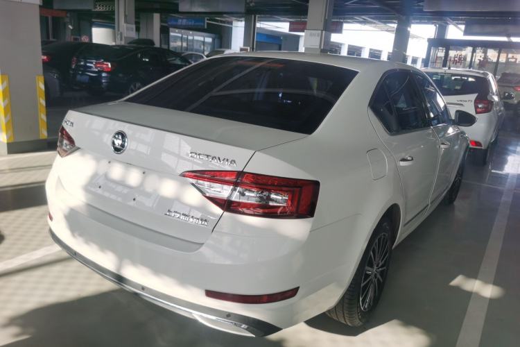 Used Skoda Octavia 2018 1.6L Automatic Luxury Edition