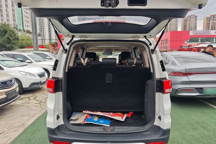 Used HYOSOW H3 2015 1.5L manual Comfort trim level
