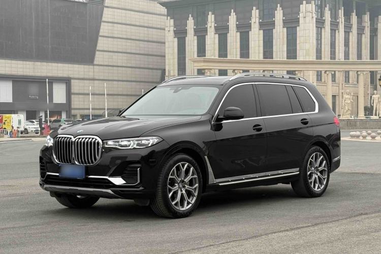 Used BMW X7 2022 xDrive40i Luxury Package with Leading Features