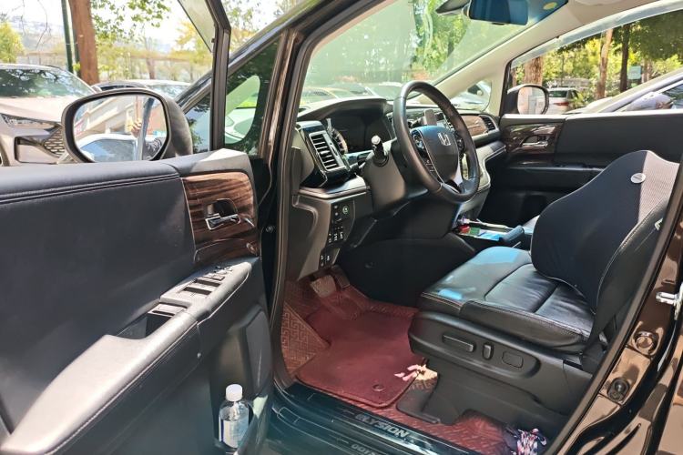 Used Honda Elysion 2016 2.4L Supreme Edition Driver Seat