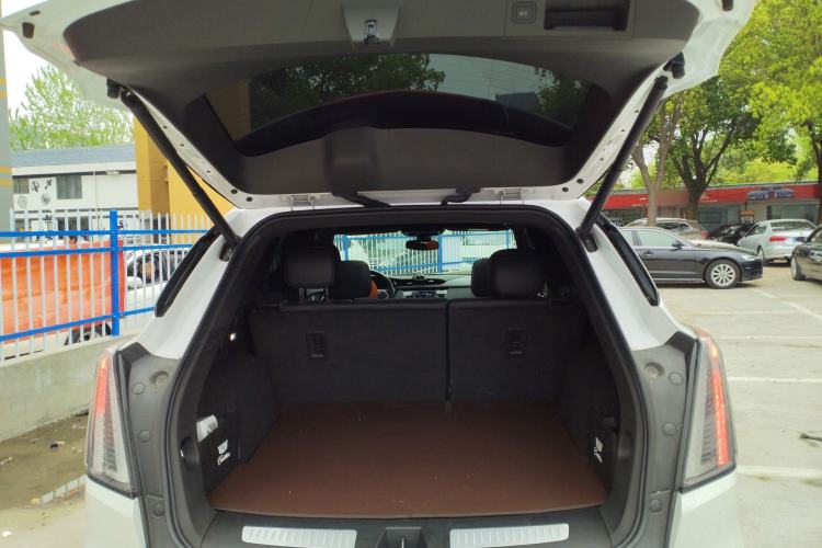 Used Cadillac XT5 2022 2.0T Four-Wheel Drive Luxury Version (Hummingbird Edition) Trunk