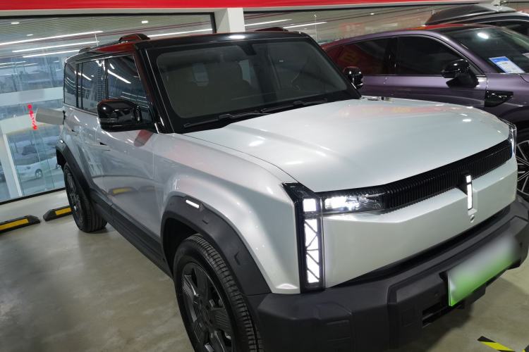 Used iCAR 03 2024 401km Range Two-Wheel Drive Standard Yuechao Version Exterior 2