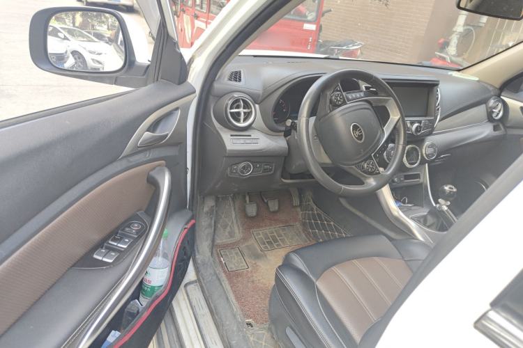 Used BYD Song 2016 GaiShi Edition 1.5TI Manual Elite Model
