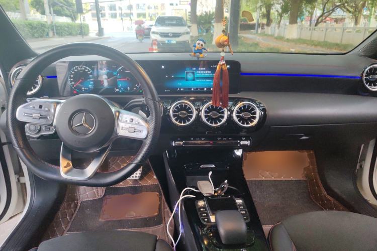 Used Mercedes-Benz CLA 2022 CLA 200 Shooting Brake Center Console