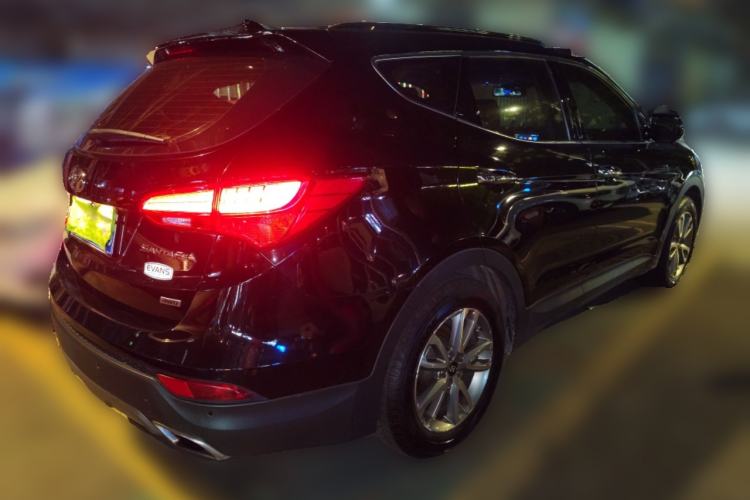 Used Hyundai Santa Fe 2013 Revised Version 2.4L Automatic All-Wheel Drive Luxury Trim