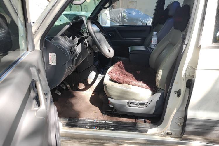 Used Leopaard Heijingang 2009 2.4L Manual 4x4
