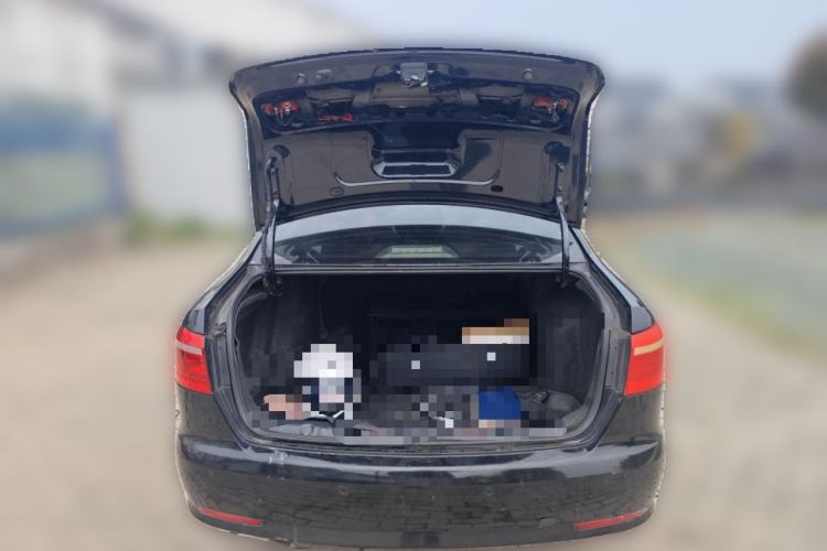 Used Volkswagen Lavida 2013 Revised Classic 1.6L Automatic Fashion Edition Trunk