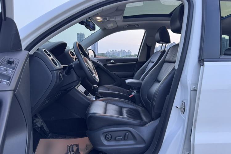 Used Volkswagen Tiguan 2017 300TSI Automatic Two-Wheel Drive Silk Road Comfort Edition Interior 12