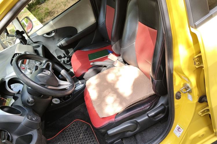 Used Honda Fit 2011 1.5L Automatic Luxury Edition Left Front Seat