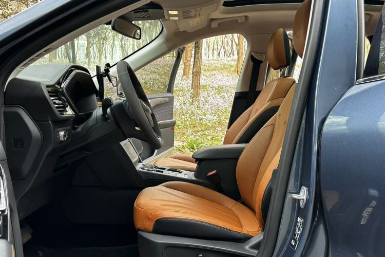 Used Ford Escape 2020 EcoBoost 245 Four-Wheel Drive Luxury Edition
