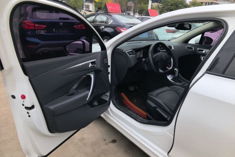 Used DS 5LS 2014 1.6T Elegant Version THP160