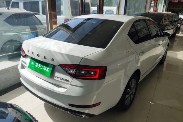 Used Skoda Octavia 2020 1.5L Automatic SmartDrive Luxury Edition Rear Right 45 Deg