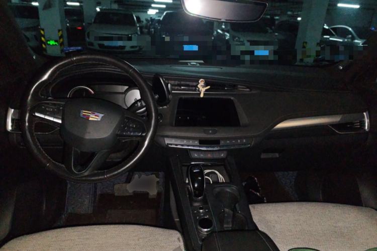 Used Cadillac XT4 2020 28T Two-Wheel-Drive Leading Version Center Console