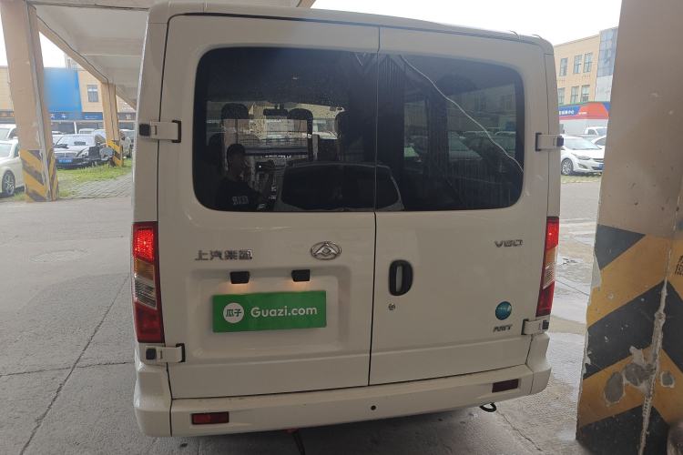 Used SAIC MAXUS Xintu V80 2023 2.0T AMT Classic Aoyuntong Short Wheelbase Ultra-Low Roof 5/6-Seater Rear