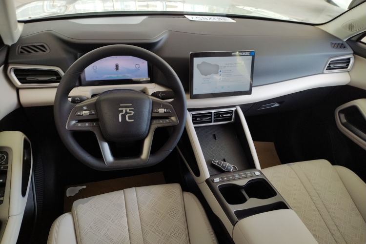 Used BYD Yuan UP 2025 Model 301KM Leading Version Center Console