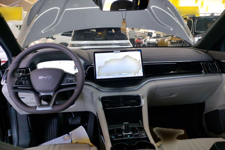 Used BYD Song PLUS New Energy 2025 DM-i 112KM Prestige Model Center Console