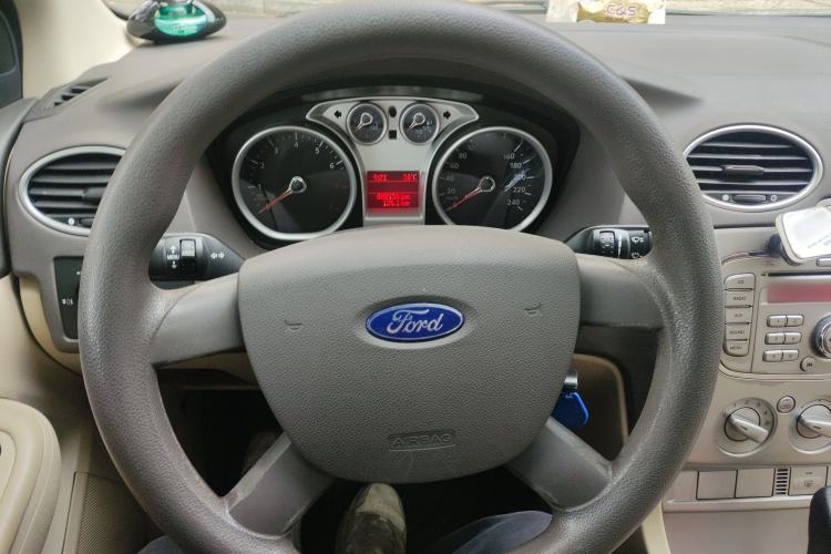 Used Ford Focus 2011 Sedan 1.8L Automatic Fashion Edition