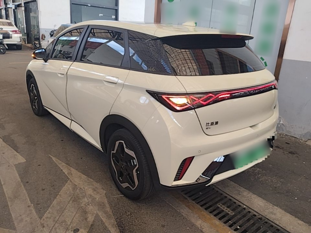 BYD Dolphin 2021 405 km Fashion Edition — снимка 4