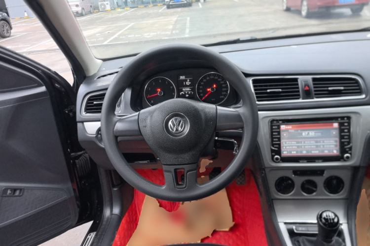 Used Volkswagen Lavida 2013 Restyled Classic 1.6L Manual Comfort Edition Steering Wheel