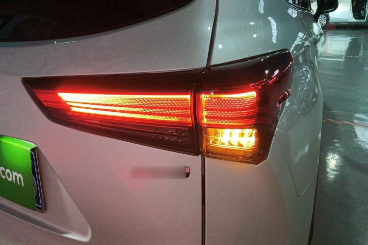 Used Toyota Highlander 2022 Dual-Engine 2.5L Four-Wheel Drive Supreme Edition 7-Seater Right Rear Taillight