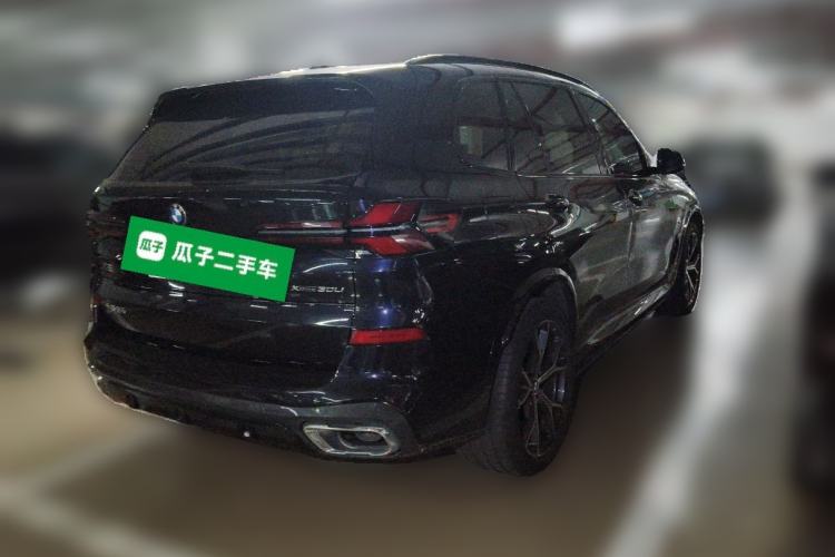 Used BMW X5 2023 xDrive 30Li Luxury M Sport Package
