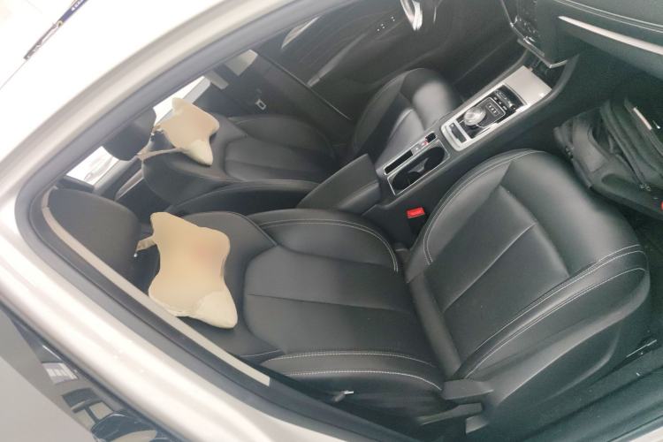 Used Roewe i6 New Energy 2017 45T Hybrid Connect & Smart Enjoyment Edition
