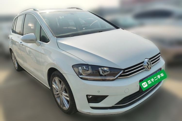 Used Volkswagen Golf Sportsvan 2018 230TSI Automatic Luxury Model Front Right 45 Deg