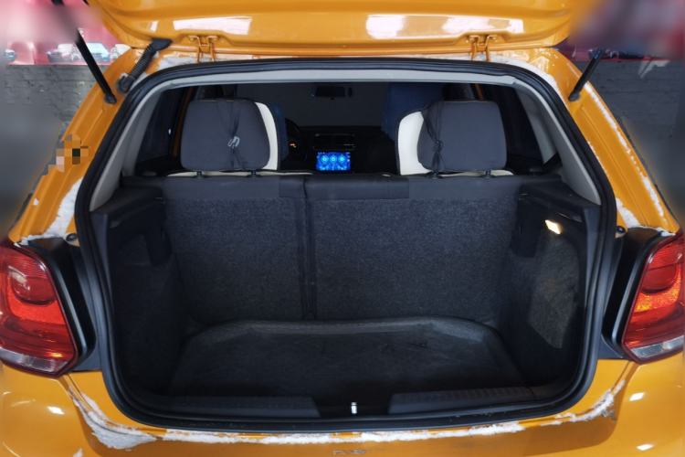 Used Volkswagen Polo 2012 1.6L Cross Polo Automatic Transmission Trunk