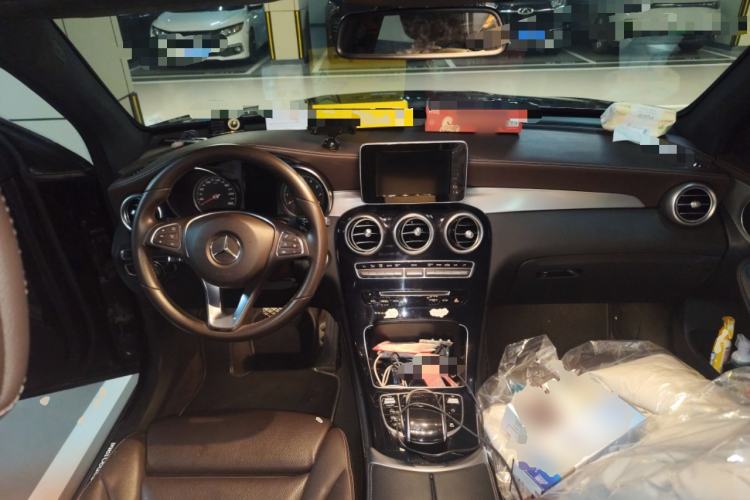 Used Mercedes-Benz GLC 2019 GLC 200 L 4MATIC Center Console