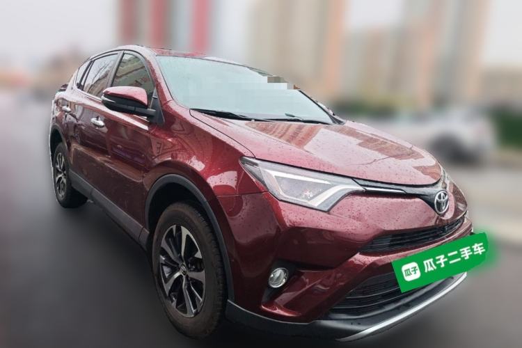 Used Toyota RAV4 2016 2.0L CVT 4x4 New Edition China V Standard Front Right 45 Deg