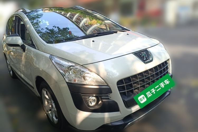 Used Peugeot 3008 2011 1.6T Luxury Model Front Right 45 Deg