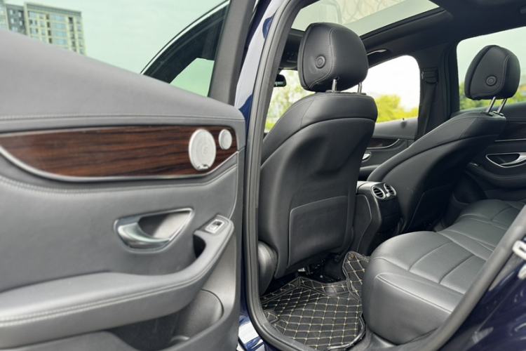 Used Mercedes-Benz GLC 2017 GLC 260 4MATIC Luxury Model