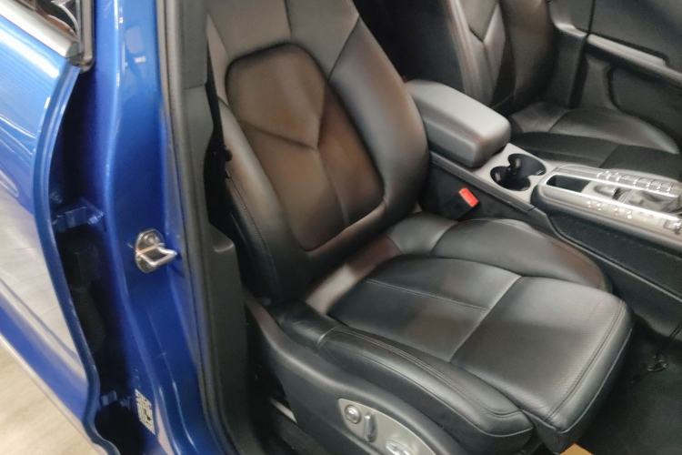 Used Porsche Macan 2014 Macan 2.0T Right Front Seat