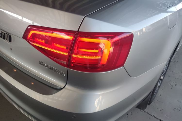 Used Volkswagen Sagitar 2015 230TSI Automatic Luxury Model