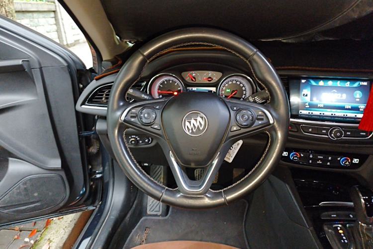 Used Buick Regal 2019 20T Elite Version China V Standard Steering Wheel