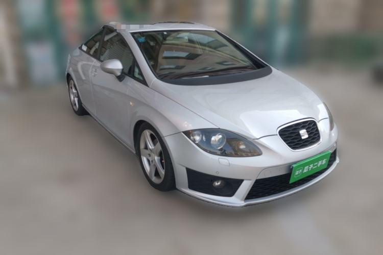 Used Seat LEON 2012 1.8TSI FR+ Front Right 45 Deg
