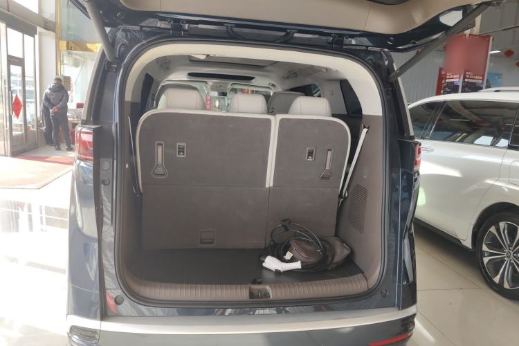 Used Denza D9 2022 DM-i 970 Four-Wheel Drive Flagship Model
